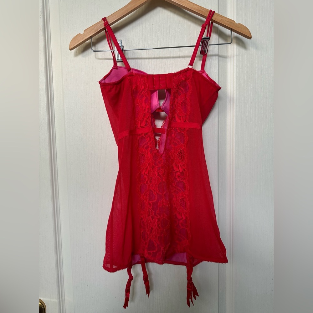 Lingerie - Picture 2 of 2